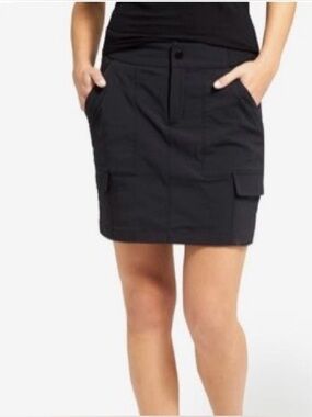 Athleta Trekkie North Skort in black